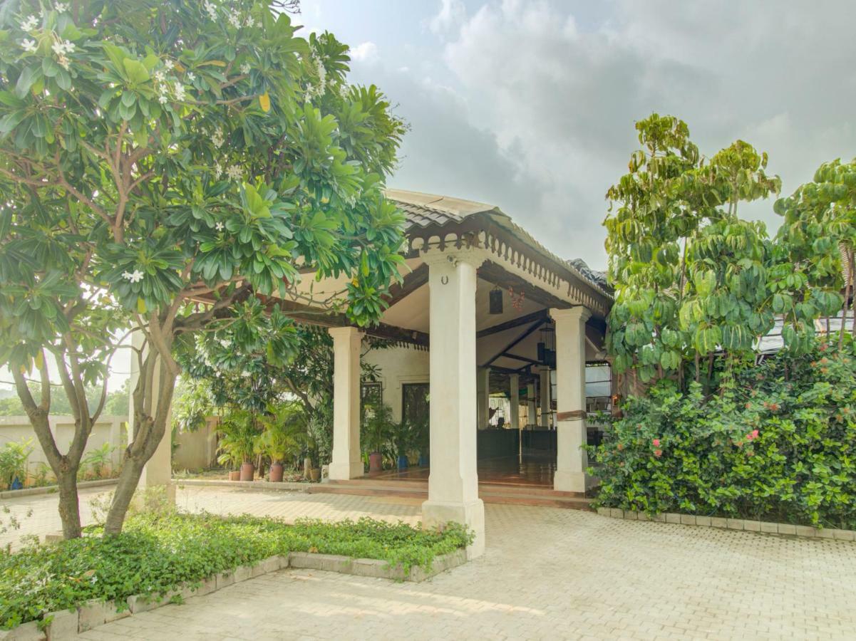 Capital O 36727 Plush Retreat Dive Ngoại thất bức ảnh